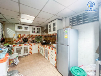 *****ทาวน์เฮ้าส์มือสองย่านกรุงเทพมหานคร ม.ศศิกานต์2 สรงประภา30 เนื้อที่กว้างถึง 28 ตร.ว. ฟังก์ชัน 3 ห้องนอน 2 ห้องน้ำ 2 ที่จอดรถ บ้านพื้นที่กว้างขวาง แถมฟรี! 3 เครื่องปรับอากาศ เดินทางสะดวกมาก บนทำเลใกล้สนามบินดอนเมือง รถไฟฟ้าสายสีแดง "สถานีดอนเมือง" ห้ามพลาด!